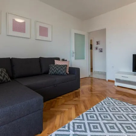 Apartment Ankica L4 *